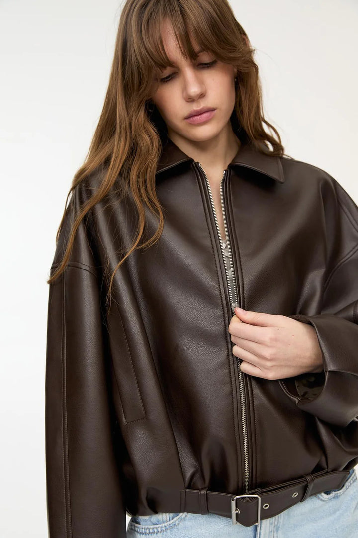 Bold Shape, Minimal Spirit